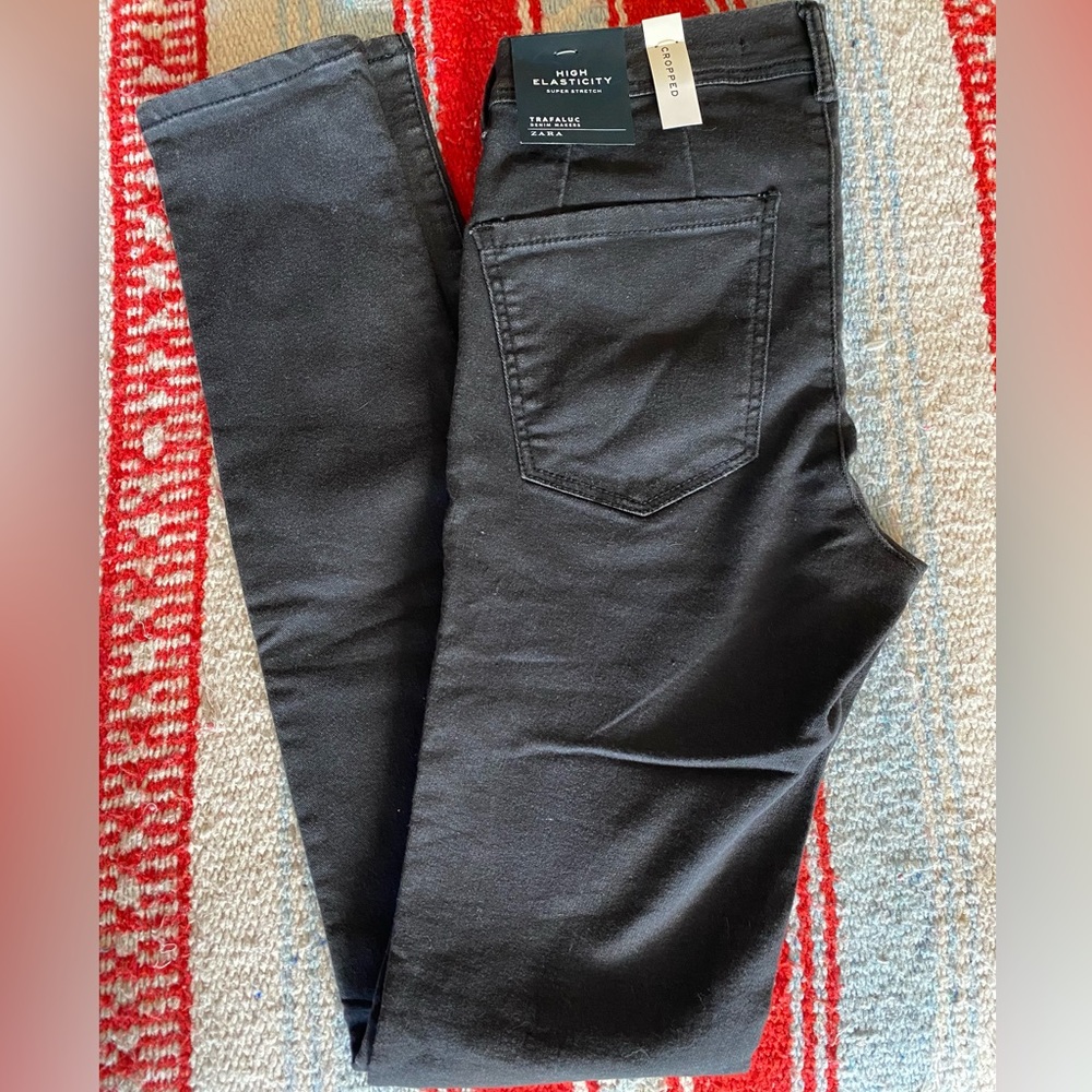NWT Zara High Elasticity Low Rise Cropped Skinny Jeans! Size US 2!